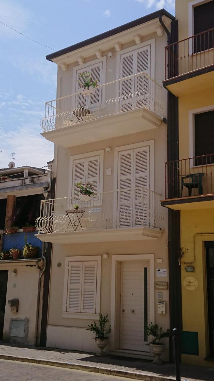 مبيت وإفطار Porto SantʼElpidio Il Piccolo Giglio المظهر الخارجي الصورة
